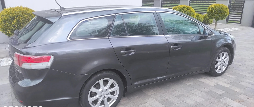 Toyota Avensis cena 16000 przebieg: 280000, rok produkcji 2010 z Lipno małe 37